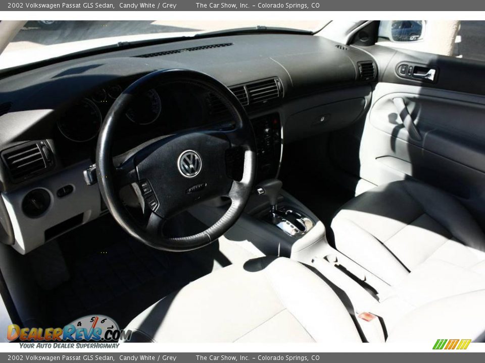 2002 Volkswagen Passat GLS Sedan Candy White / Grey Photo #6