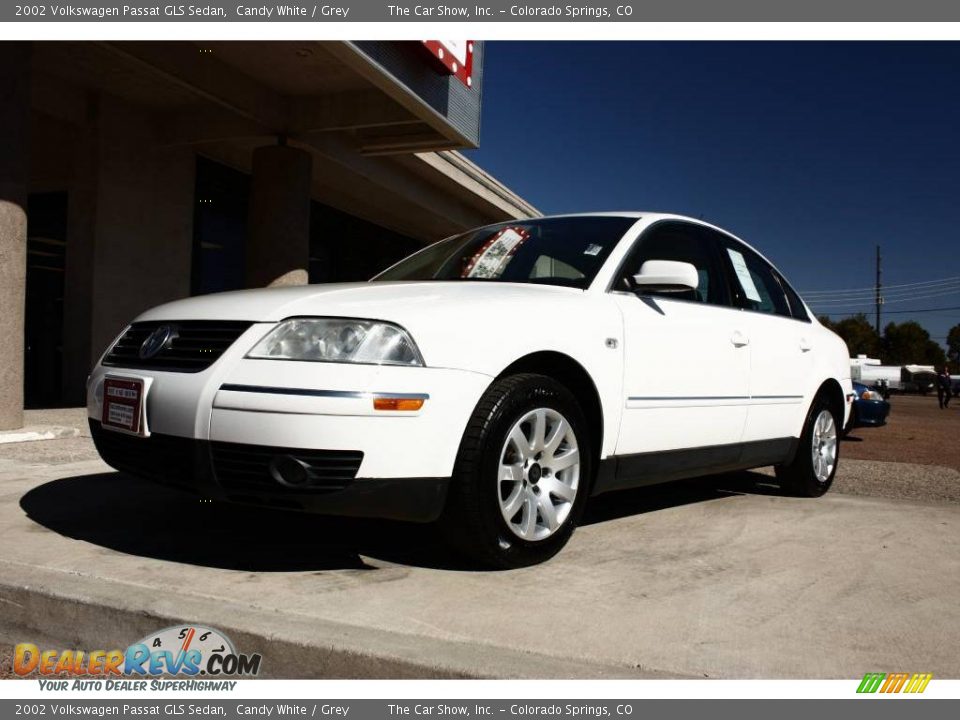 2002 Volkswagen Passat GLS Sedan Candy White / Grey Photo #13