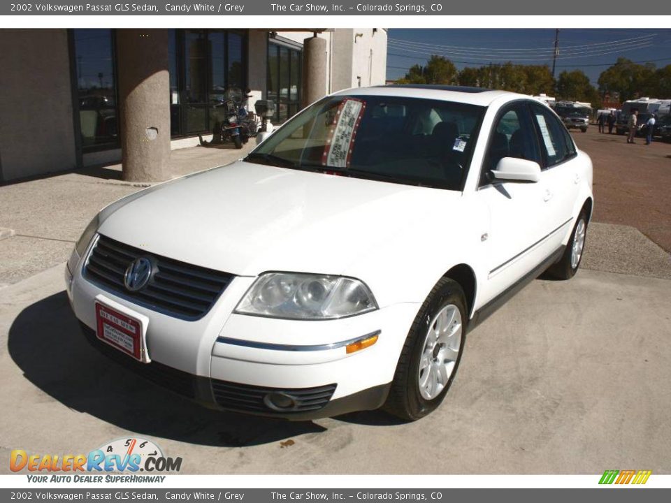 2002 Volkswagen Passat GLS Sedan Candy White / Grey Photo #21
