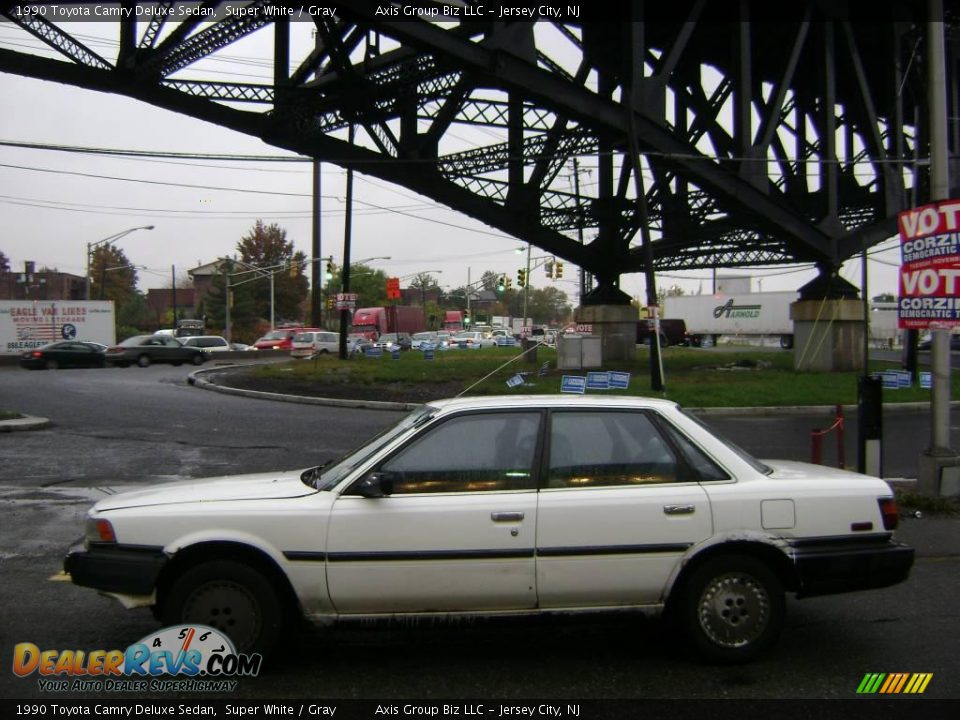 1990 Toyota Camry Deluxe Sedan Super White / Gray Photo #1