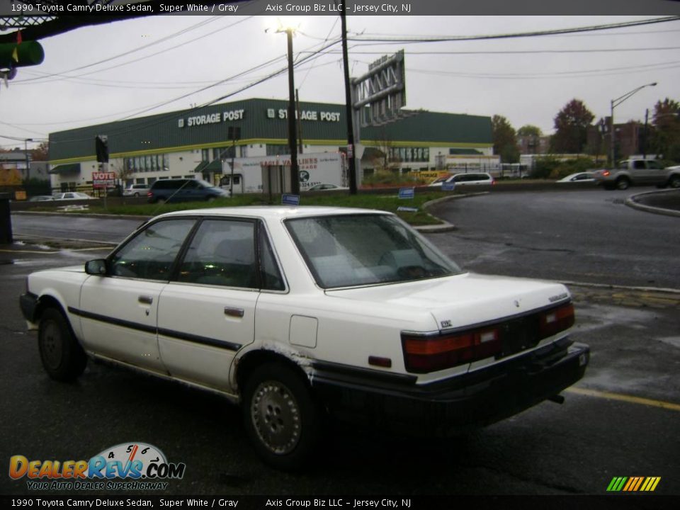 1990 Toyota Camry Deluxe Sedan Super White / Gray Photo #2