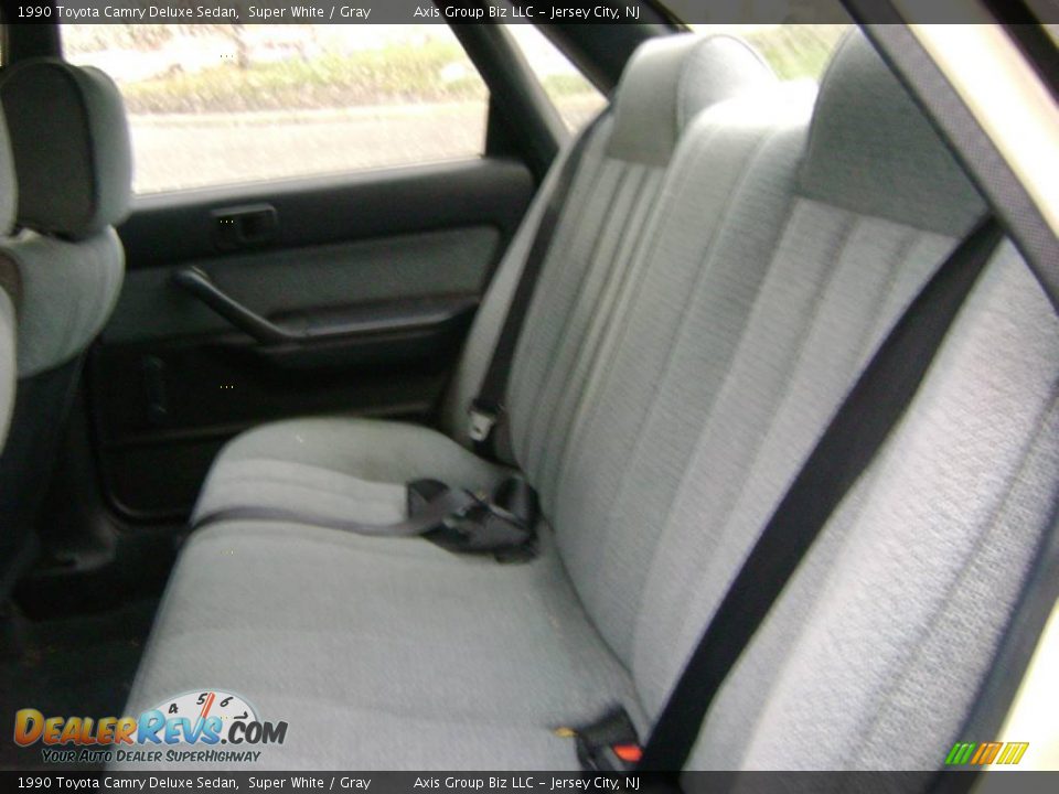 1990 Toyota Camry Deluxe Sedan Super White / Gray Photo #6