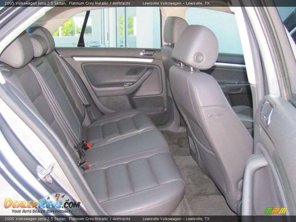 2005 Volkswagen Jetta 2.5 Sedan Platinum Grey Metallic / Anthracite Photo #11
