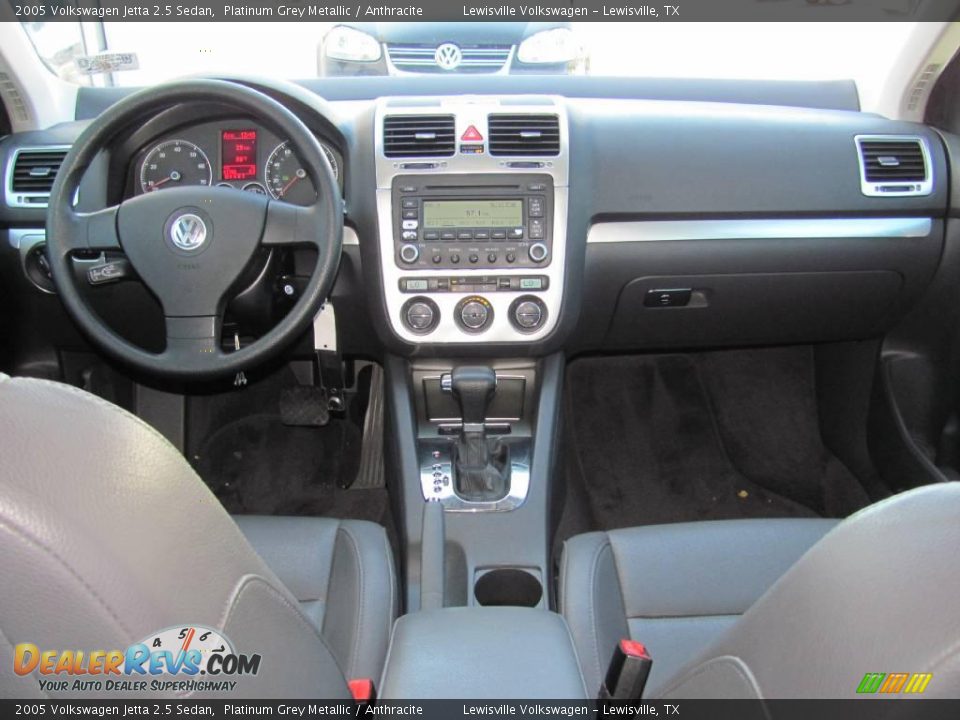 2005 Volkswagen Jetta 2.5 Sedan Platinum Grey Metallic / Anthracite Photo #13
