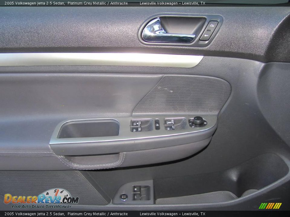 2005 Volkswagen Jetta 2.5 Sedan Platinum Grey Metallic / Anthracite Photo #15