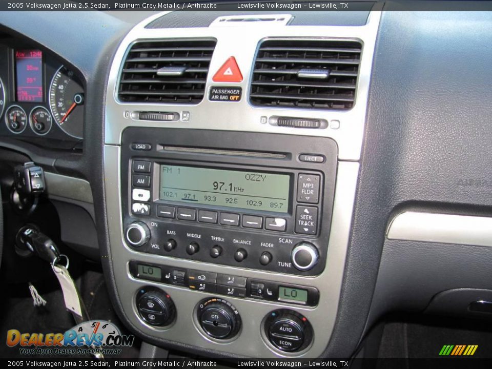 2005 Volkswagen Jetta 2.5 Sedan Platinum Grey Metallic / Anthracite Photo #16