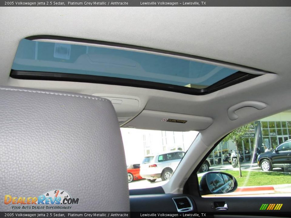 2005 Volkswagen Jetta 2.5 Sedan Platinum Grey Metallic / Anthracite Photo #18