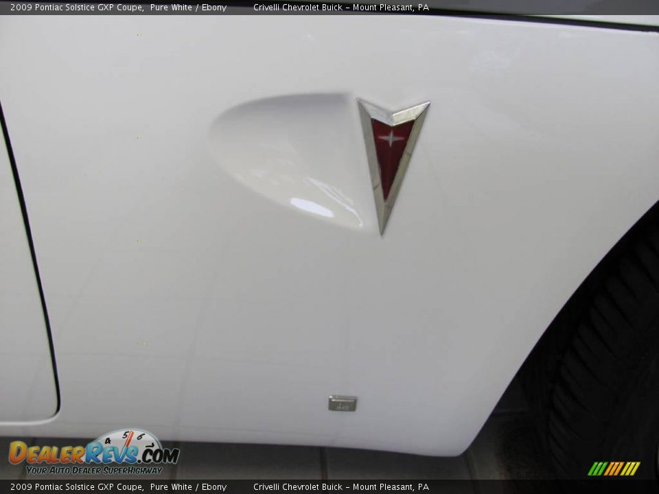 2009 Pontiac Solstice GXP Coupe Pure White / Ebony Photo #5