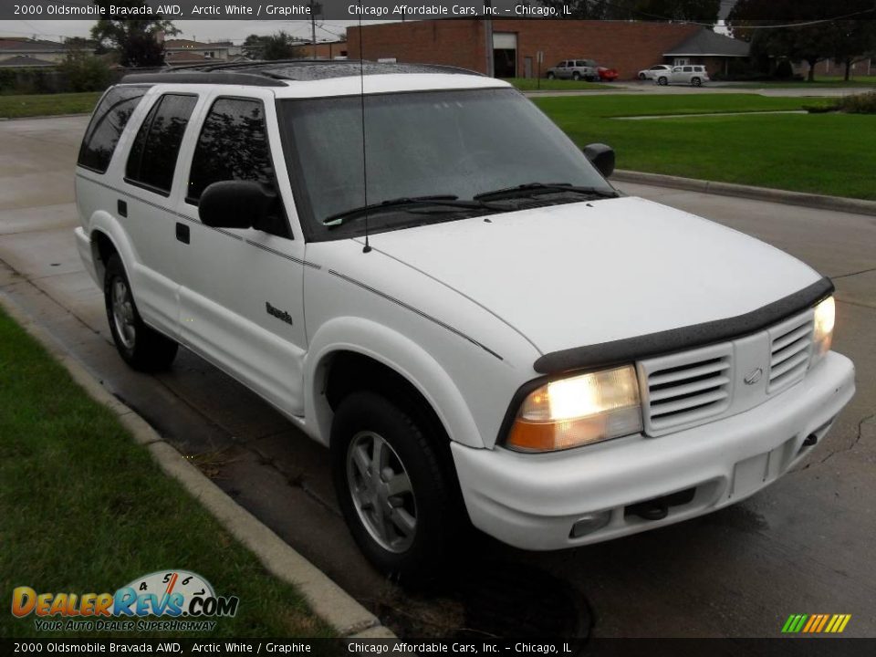 2000 Oldsmobile Bravada AWD Arctic White / Graphite Photo #2