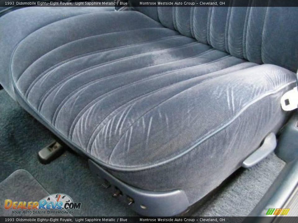 1993 Oldsmobile Eighty-Eight Royale Light Sapphire Metallic / Blue Photo #10