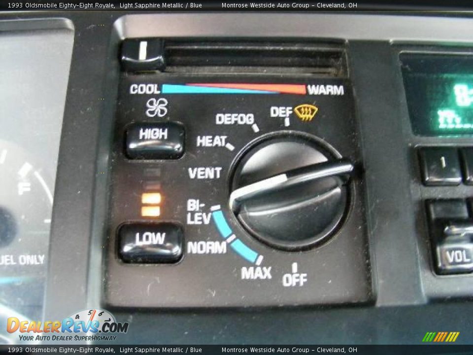 1993 Oldsmobile Eighty-Eight Royale Light Sapphire Metallic / Blue Photo #20