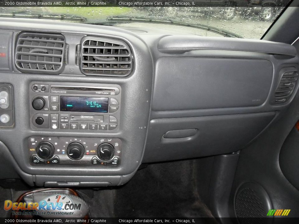 2000 Oldsmobile Bravada AWD Arctic White / Graphite Photo #16