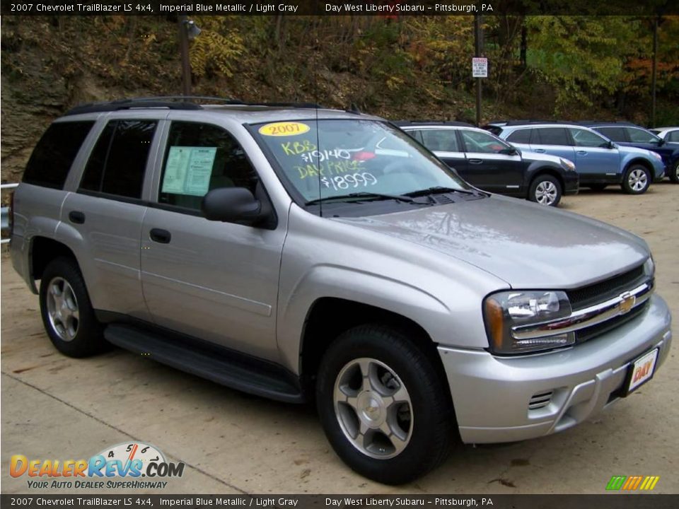 2007 Chevrolet TrailBlazer LS 4x4 Imperial Blue Metallic / Light Gray Photo #11