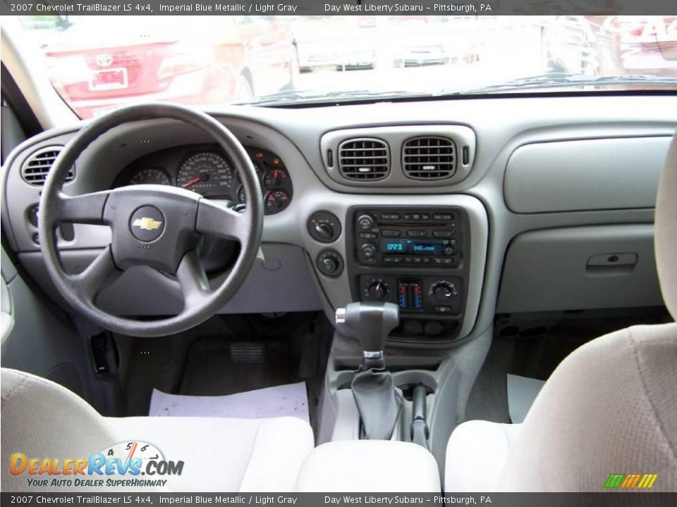 2007 Chevrolet TrailBlazer LS 4x4 Imperial Blue Metallic / Light Gray Photo #12