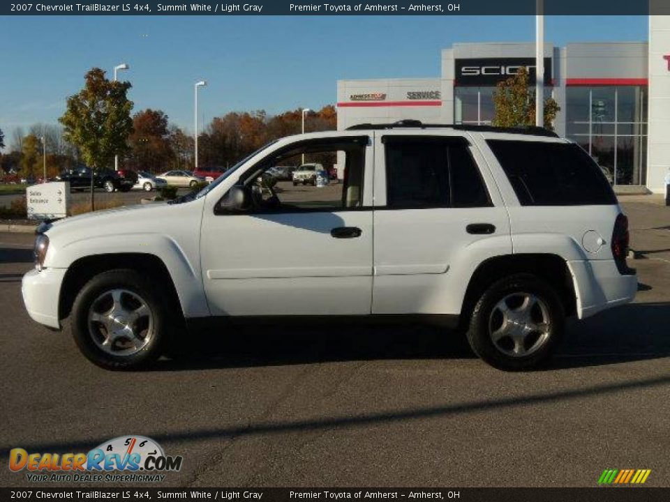 2007 Chevrolet TrailBlazer LS 4x4 Summit White / Light Gray Photo #2