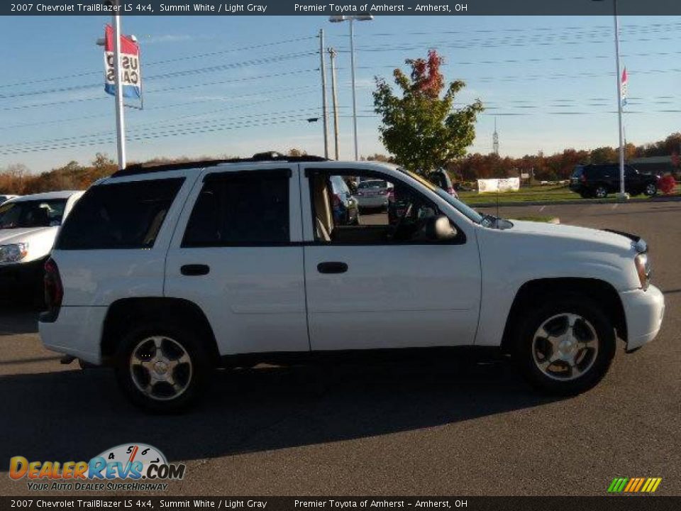 2007 Chevrolet TrailBlazer LS 4x4 Summit White / Light Gray Photo #6