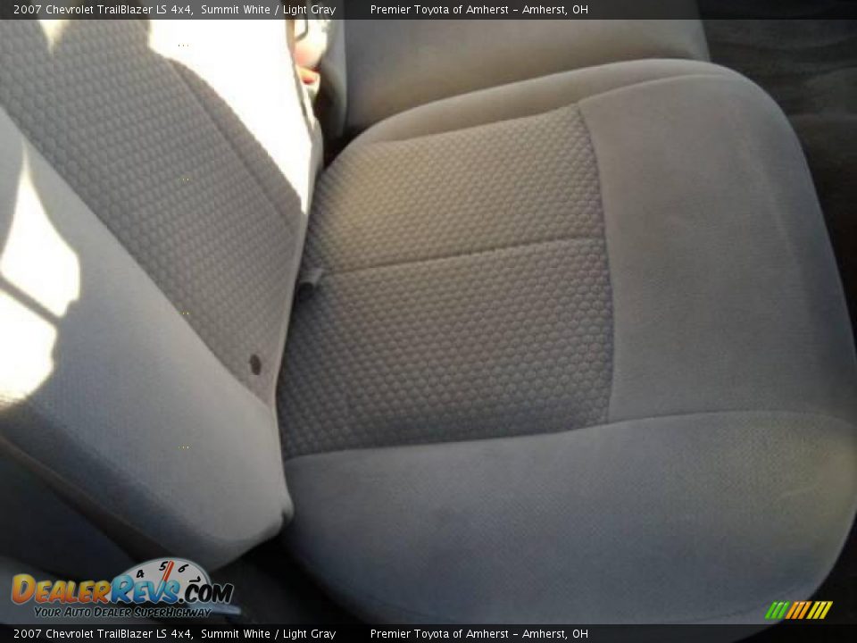 2007 Chevrolet TrailBlazer LS 4x4 Summit White / Light Gray Photo #11
