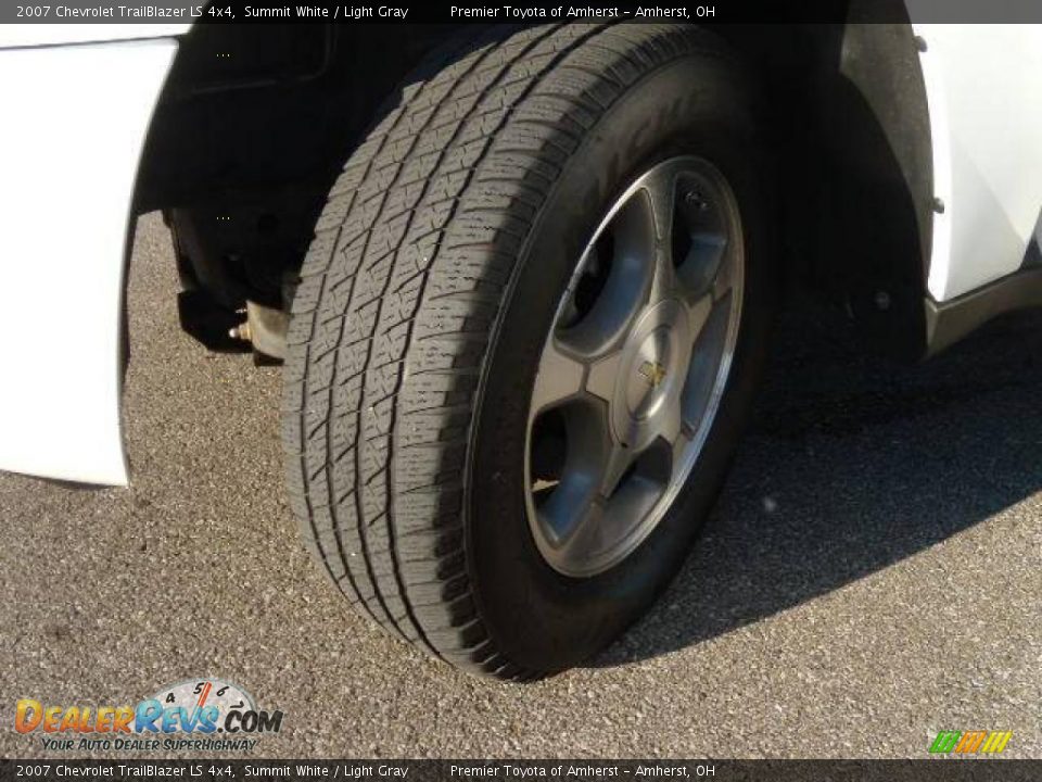 2007 Chevrolet TrailBlazer LS 4x4 Summit White / Light Gray Photo #17