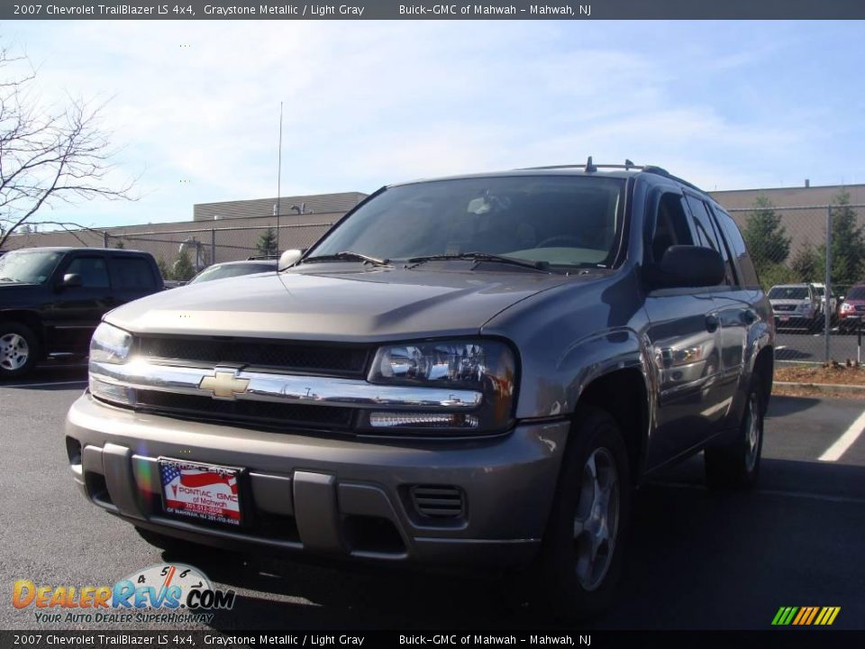 2007 Chevrolet TrailBlazer LS 4x4 Graystone Metallic / Light Gray Photo #1