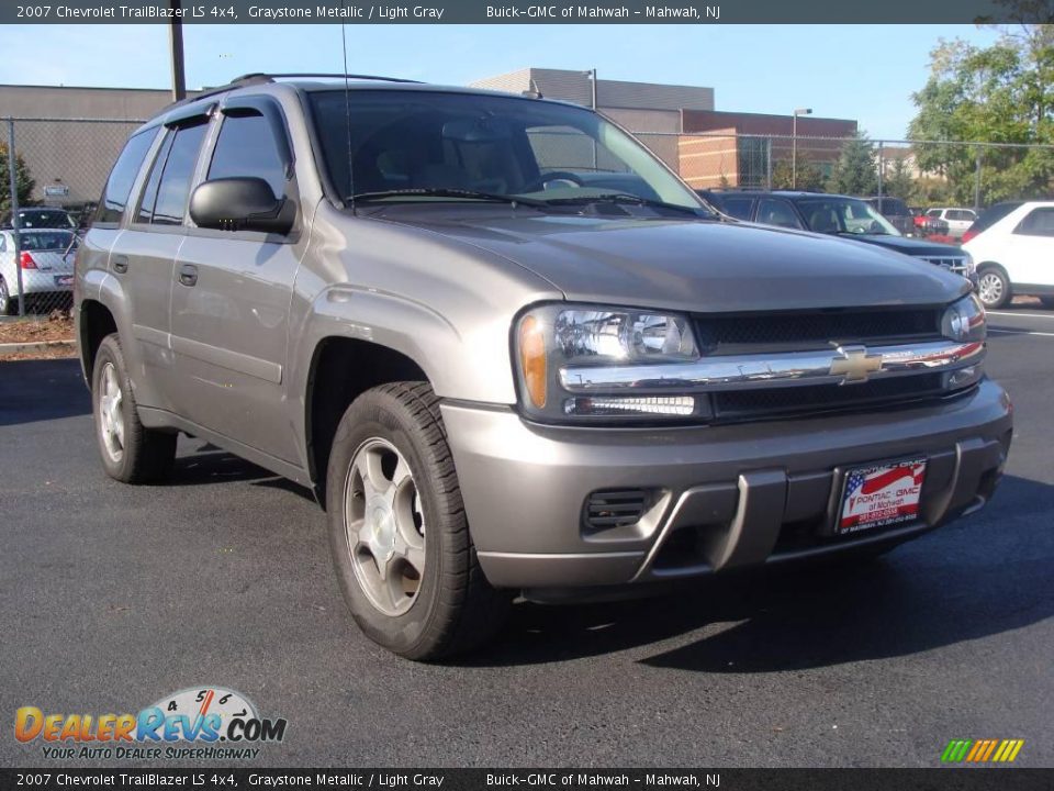 2007 Chevrolet TrailBlazer LS 4x4 Graystone Metallic / Light Gray Photo #3