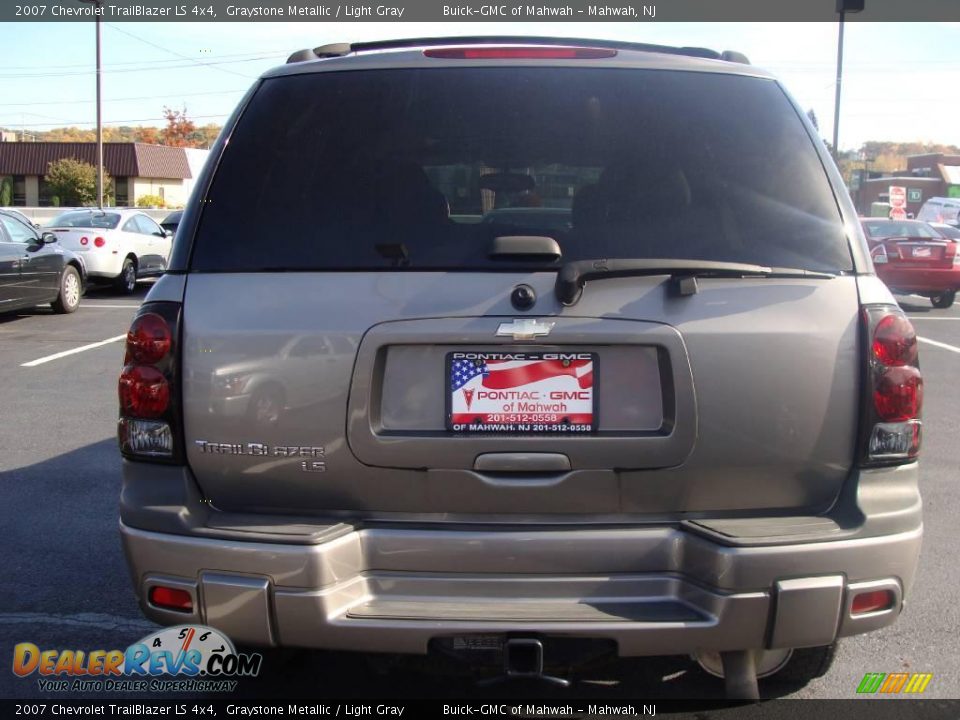 2007 Chevrolet TrailBlazer LS 4x4 Graystone Metallic / Light Gray Photo #6