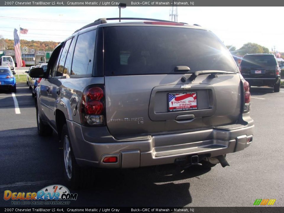 2007 Chevrolet TrailBlazer LS 4x4 Graystone Metallic / Light Gray Photo #7