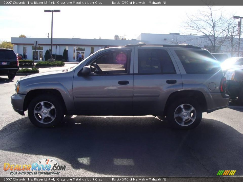 2007 Chevrolet TrailBlazer LS 4x4 Graystone Metallic / Light Gray Photo #8