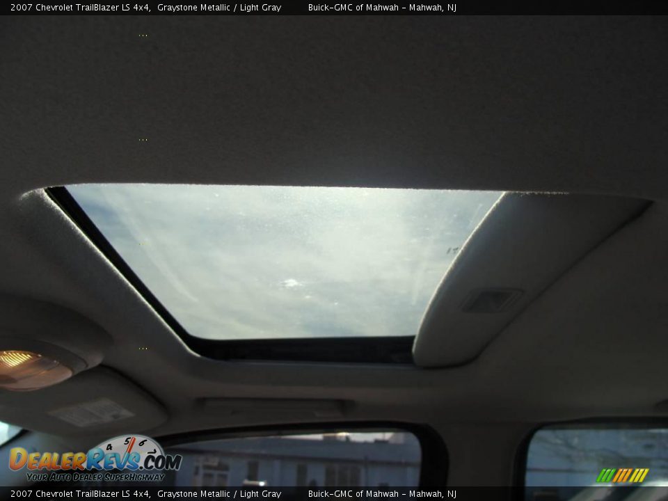 2007 Chevrolet TrailBlazer LS 4x4 Graystone Metallic / Light Gray Photo #15