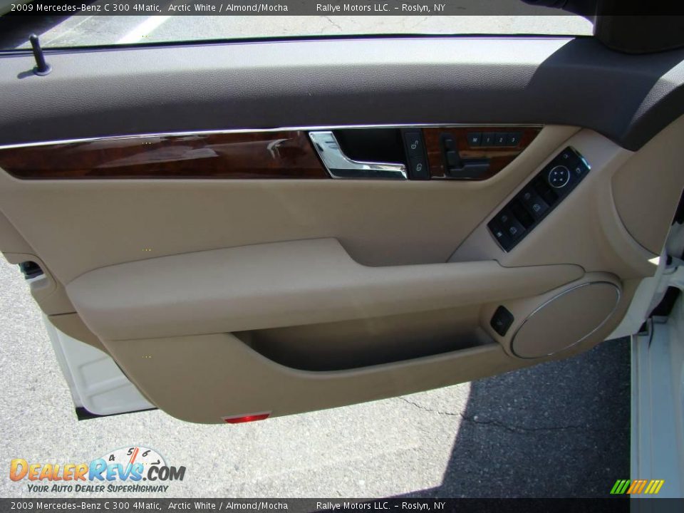 2009 Mercedes-Benz C 300 4Matic Arctic White / Almond/Mocha Photo #7