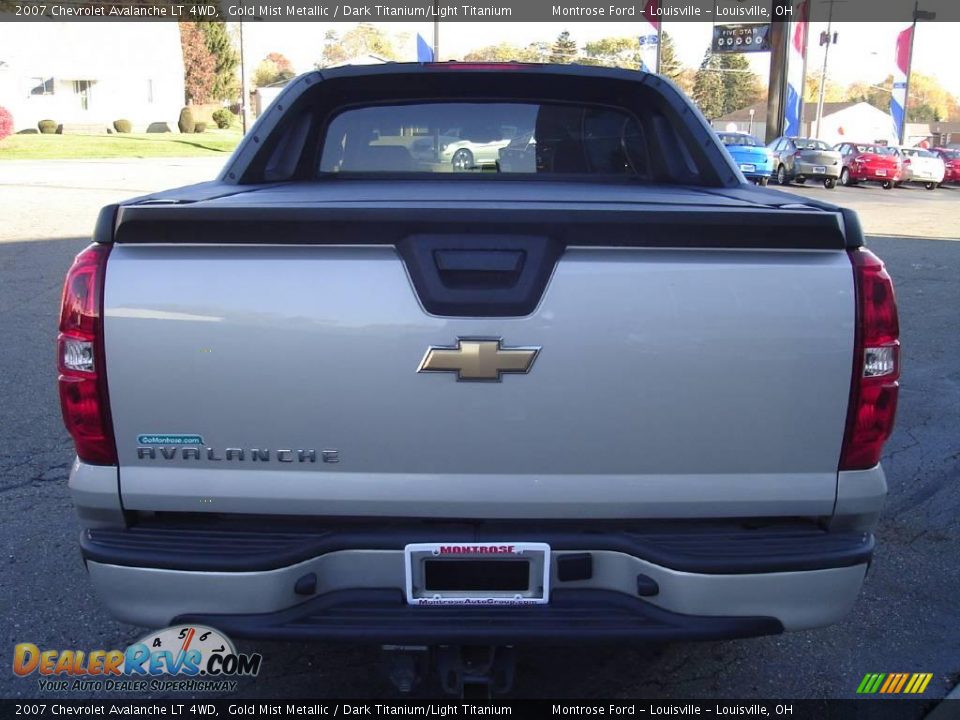 2007 Chevrolet Avalanche LT 4WD Gold Mist Metallic / Dark Titanium/Light Titanium Photo #4