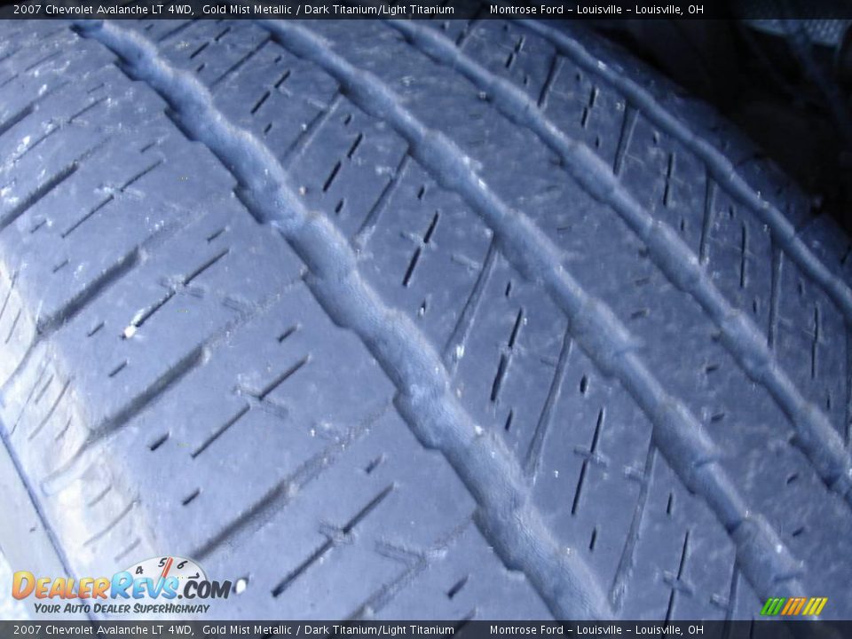 2007 Chevrolet Avalanche LT 4WD Gold Mist Metallic / Dark Titanium/Light Titanium Photo #10