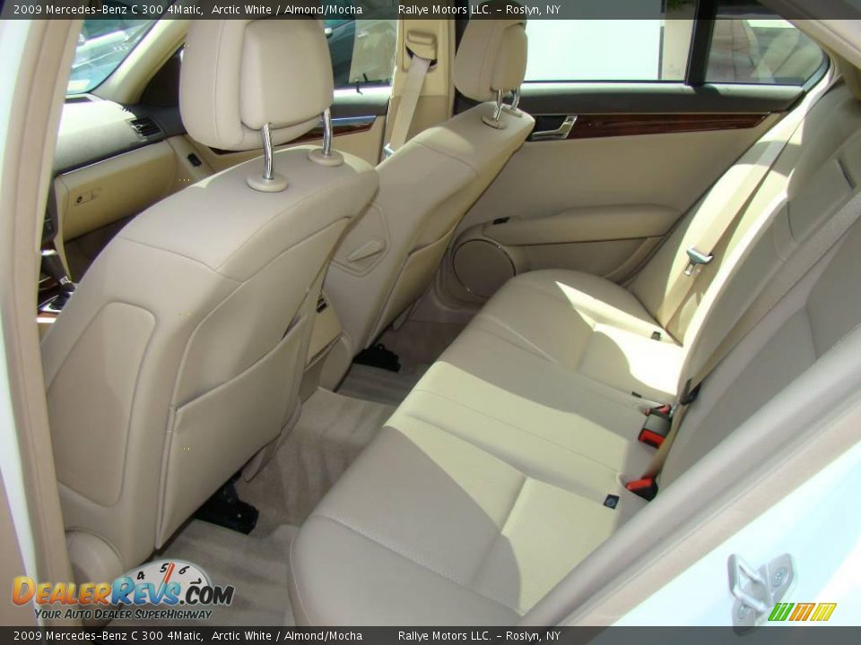 2009 Mercedes-Benz C 300 4Matic Arctic White / Almond/Mocha Photo #11