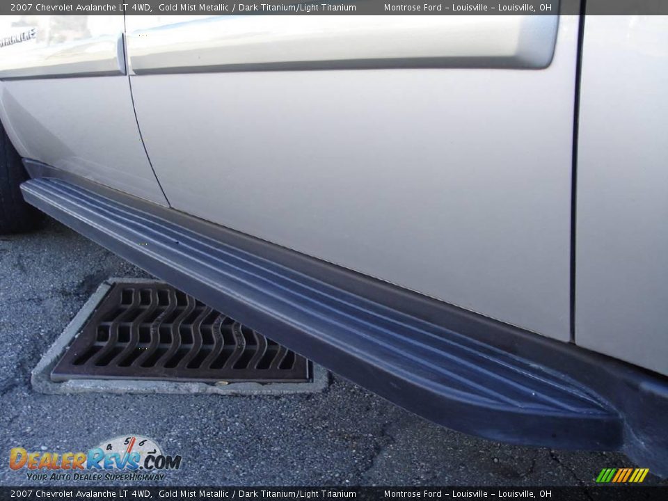 2007 Chevrolet Avalanche LT 4WD Gold Mist Metallic / Dark Titanium/Light Titanium Photo #12