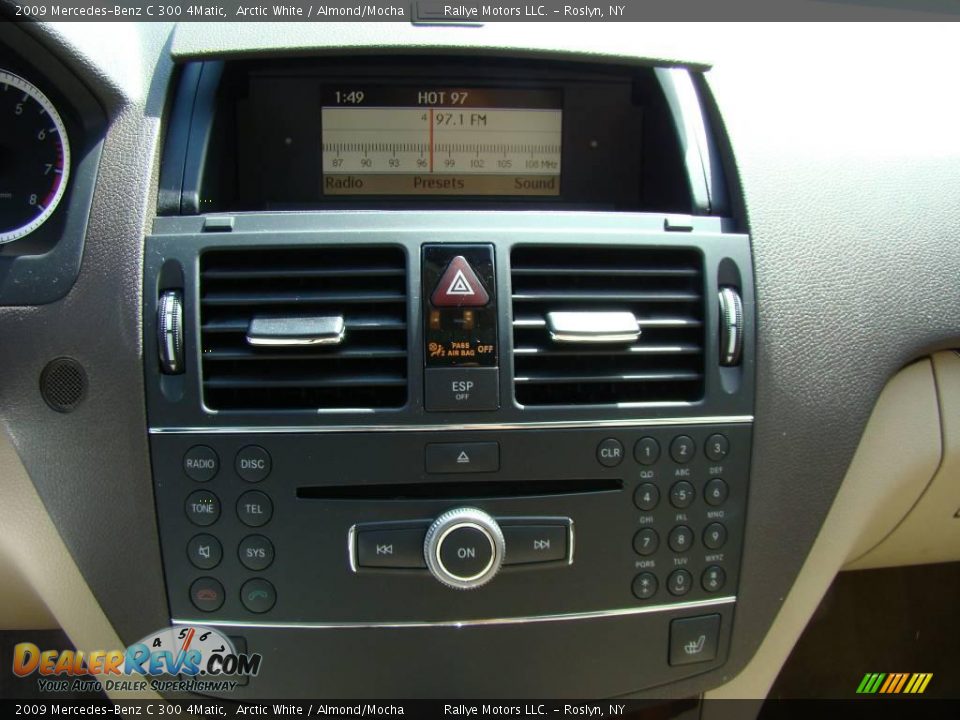 2009 Mercedes-Benz C 300 4Matic Arctic White / Almond/Mocha Photo #13