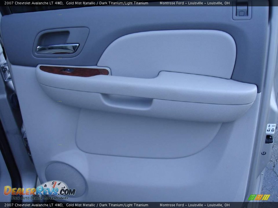 2007 Chevrolet Avalanche LT 4WD Gold Mist Metallic / Dark Titanium/Light Titanium Photo #20