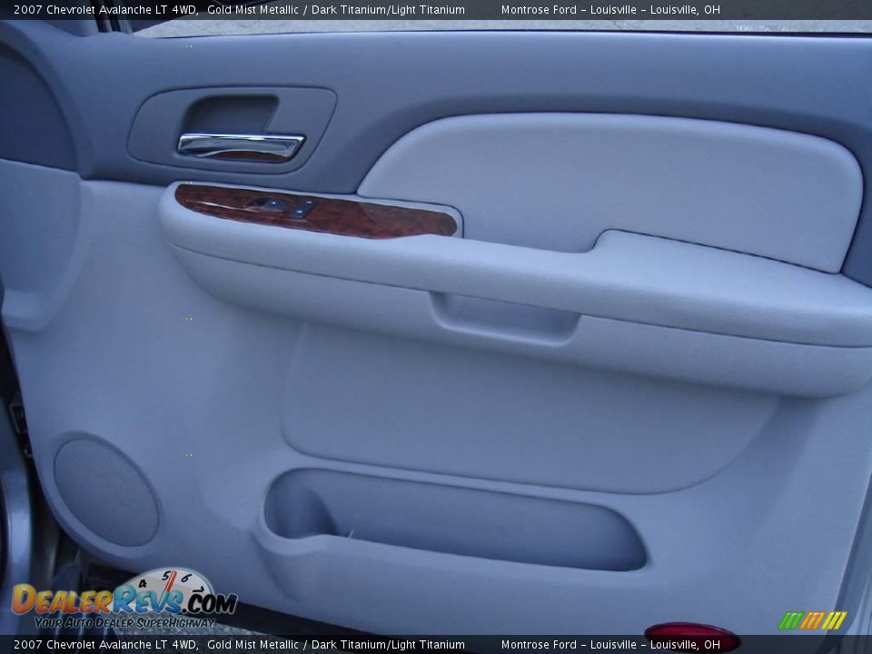 2007 Chevrolet Avalanche LT 4WD Gold Mist Metallic / Dark Titanium/Light Titanium Photo #21