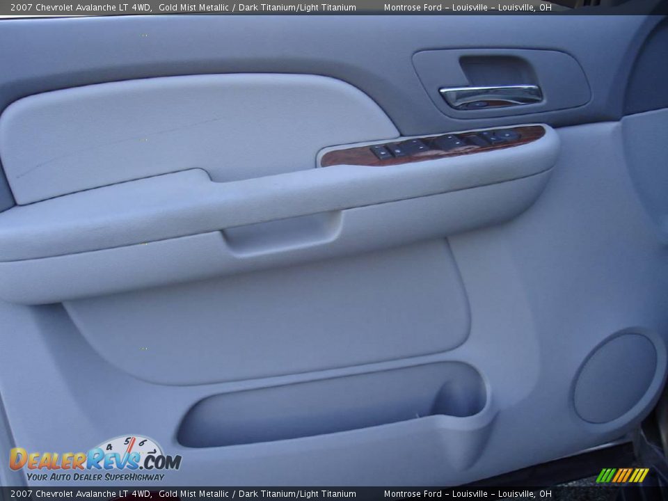 2007 Chevrolet Avalanche LT 4WD Gold Mist Metallic / Dark Titanium/Light Titanium Photo #24
