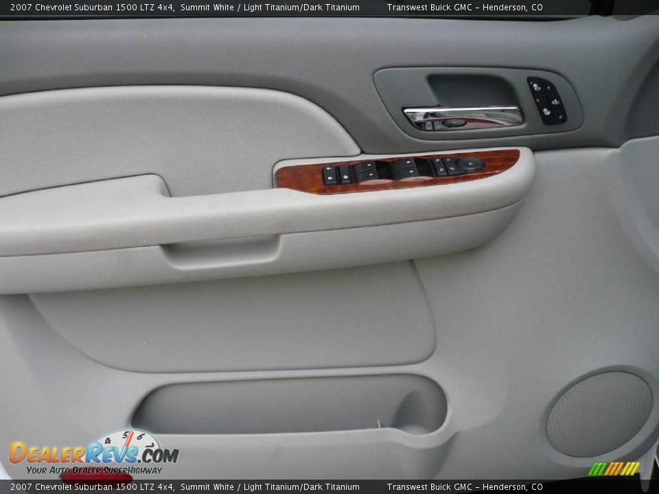 2007 Chevrolet Suburban 1500 LTZ 4x4 Summit White / Light Titanium/Dark Titanium Photo #7