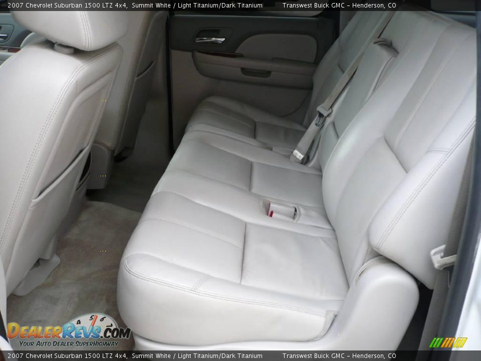 2007 Chevrolet Suburban 1500 LTZ 4x4 Summit White / Light Titanium/Dark Titanium Photo #11