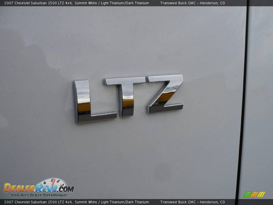 2007 Chevrolet Suburban 1500 LTZ 4x4 Summit White / Light Titanium/Dark Titanium Photo #16