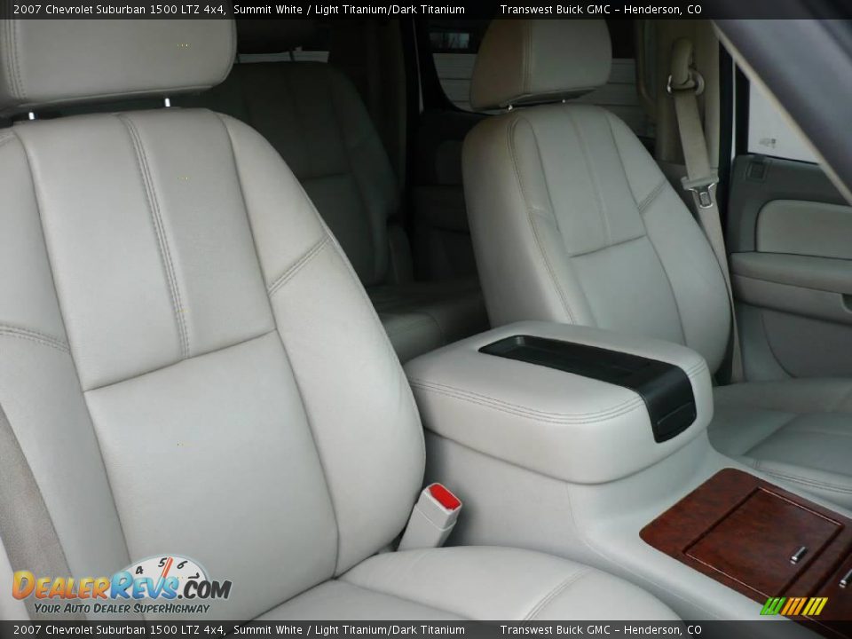 2007 Chevrolet Suburban 1500 LTZ 4x4 Summit White / Light Titanium/Dark Titanium Photo #17