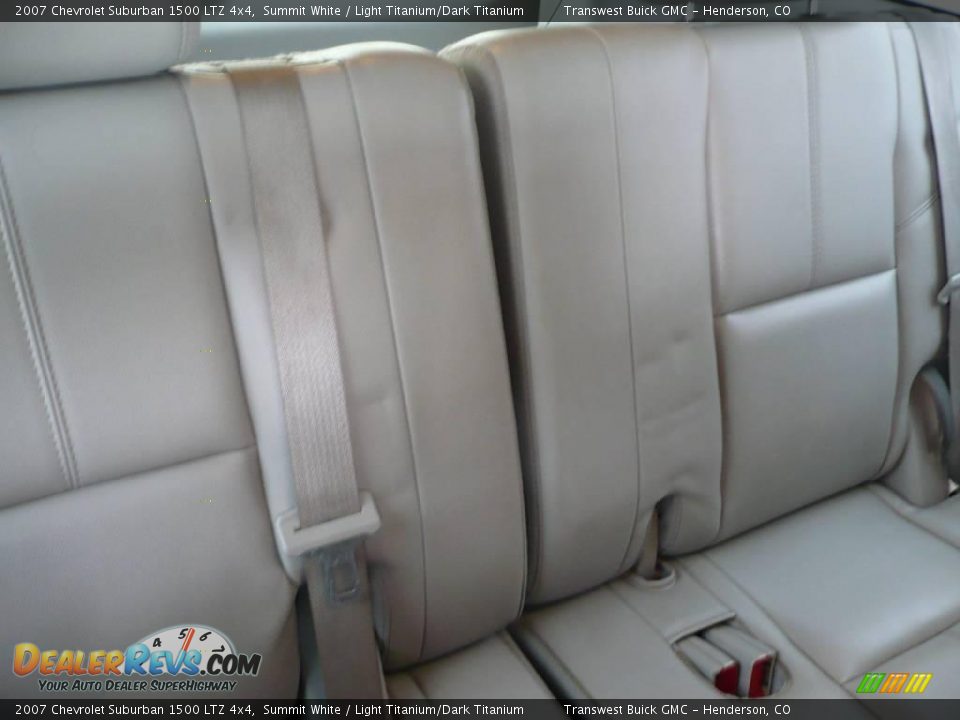 2007 Chevrolet Suburban 1500 LTZ 4x4 Summit White / Light Titanium/Dark Titanium Photo #19