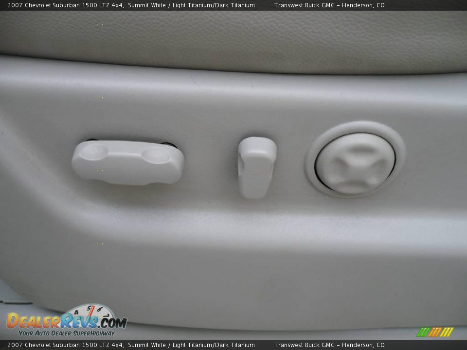 2007 Chevrolet Suburban 1500 LTZ 4x4 Summit White / Light Titanium/Dark Titanium Photo #26