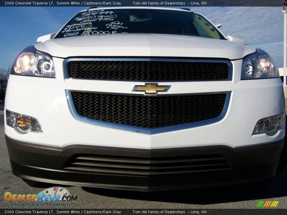 2009 Chevrolet Traverse LT Summit White / Cashmere/Dark Gray Photo #3