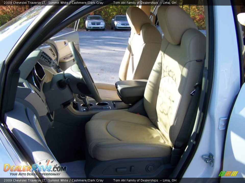 2009 Chevrolet Traverse LT Summit White / Cashmere/Dark Gray Photo #9