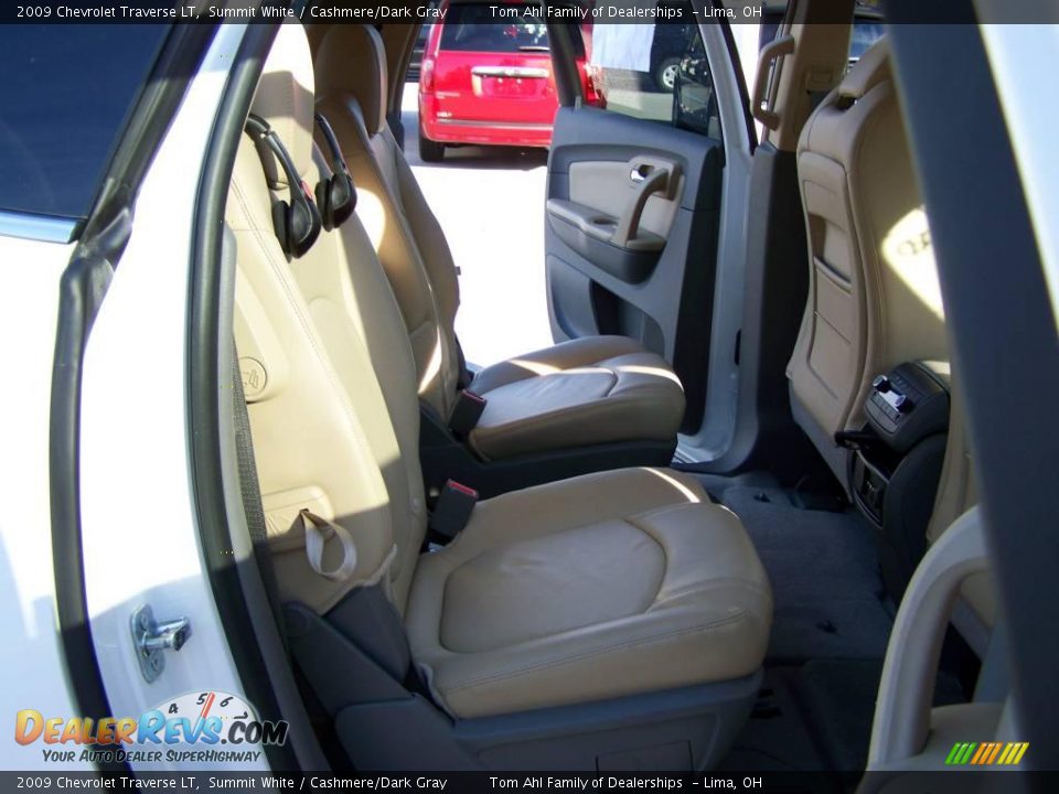 2009 Chevrolet Traverse LT Summit White / Cashmere/Dark Gray Photo #12