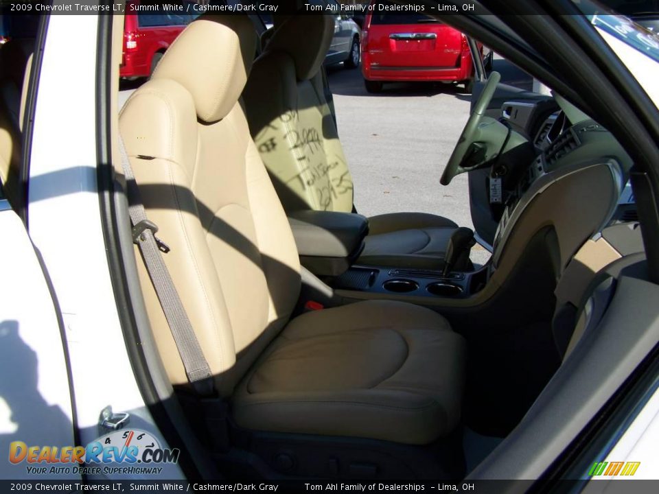 2009 Chevrolet Traverse LT Summit White / Cashmere/Dark Gray Photo #13