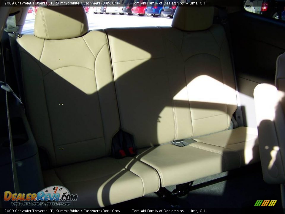 2009 Chevrolet Traverse LT Summit White / Cashmere/Dark Gray Photo #14