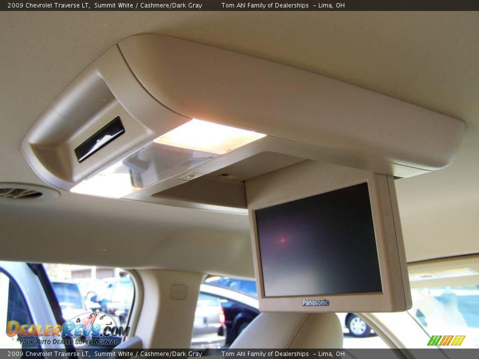 2009 Chevrolet Traverse LT Summit White / Cashmere/Dark Gray Photo #15