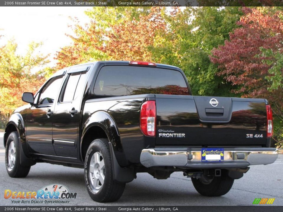2006 Nissan Frontier SE Crew Cab 4x4 Super Black / Steel Photo #3